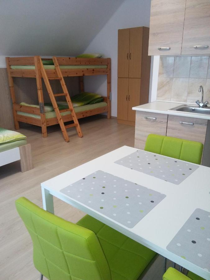 Elza Vendeghaz Apartment Sarospatak Luaran gambar