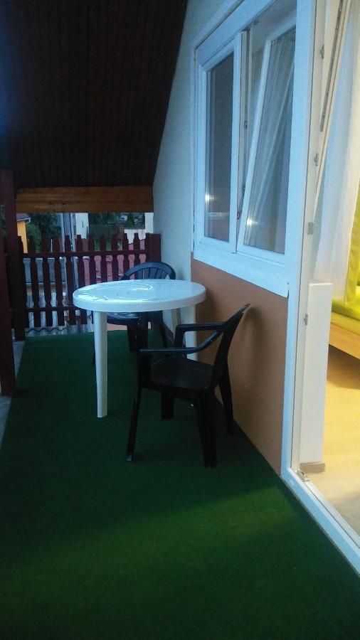 Elza Vendeghaz Apartment Sarospatak Luaran gambar
